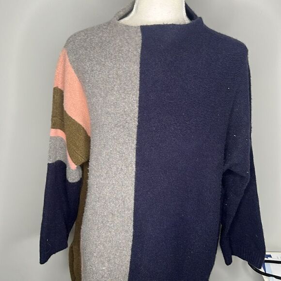 Women’s Ann Taylor Small Turtleneck Sweater Navy Multicolor Print Pattern - Picture 1 of 7